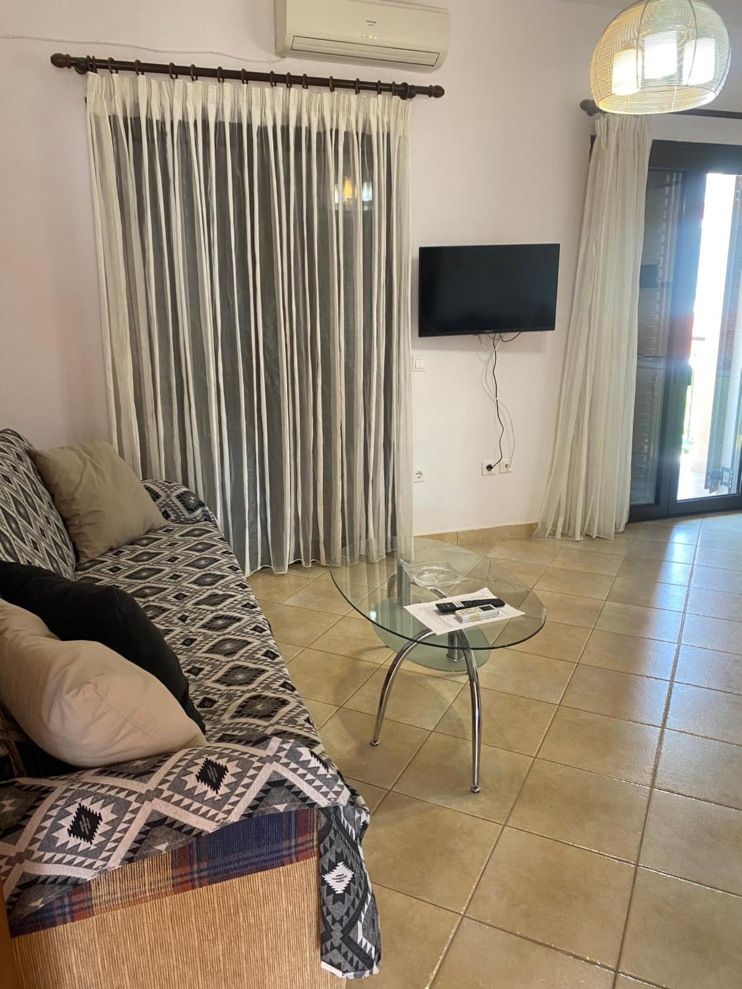 פילוס Alexis Apartments מראה חיצוני תמונה